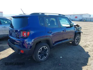 2017 Jeep Renegade Trailhawk z VIN ZACCJBCB5HPE96860, wystawiony jako IAAI lot #41734370 z przebiegiem 113 405 mil mil oraz . Historia ofert i sprzedaży dostępna na DreamBid. Obrazek 4.