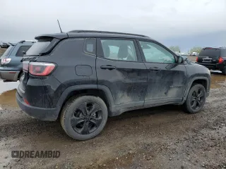 2018 Jeep Compass Latitude z VIN 3C4NJDBB8JT395817, wystawiony jako Copart lot #56929225 z przebiegiem 266 889 mil mil oraz Szkody całkowita. Historia ofert i sprzedaży dostępna na DreamBid. Obrazek 3.