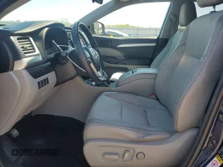 2014 Toyota Highlander LE z VIN 5TDBKRFH2ES070222, wystawiony jako Copart lot #52107425 z przebiegiem 160 610 mil mil oraz Szkoda całkowita • Salvage title. Historia ofert i sprzedaży dostępna na DreamBid. Obrazek 7.