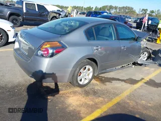 2007 Nissan Altima 2.5 S with VIN 1N4AL21E07N438232, listed as a IAAI auction lot 41859922 with 130,927 mi miles. Bid and sale history available at carsss.com. Image 4.