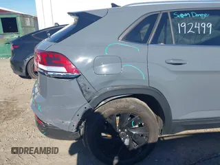 2024 Volkswagen Atlas SE with VIN 1V2KE2CA0RC215057, listed as a IAAI auction lot 41340342 with 21,440 mi miles and . Bid and sale history available at DreamBid. Image 6.