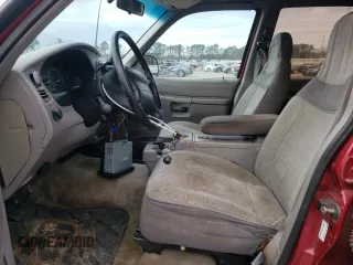 1995 Ford Explorer Eddie Bauer z VIN 1FMDU34X2SUB88316, wystawiony jako Copart lot #88269975 z przebiegiem 154 878 mil mil oraz Szkoda całkowita • Salvage title. Historia ofert i sprzedaży dostępna na DreamBid. Obrazek 7.