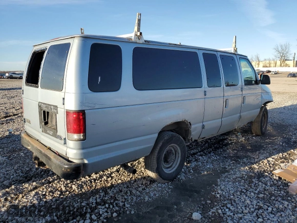 2000 Ford Econoline Passenger XL with VIN 1FBSS31S0YHB66699, listed as a Copart auction lot 46336245 with 189,130 mi miles and Salvage Title. Bid and sale history available at DreamBid. Image 3.