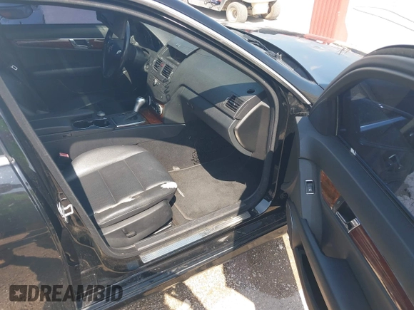 2011 Mercedes-Benz C 300 Sport с VIN WDDGF5EB8BR155906, выставлен на аукционе IAAI как лот 42522601 с пробегом 158 877 миль миль и . История ставок и продаж доступна на DreamBid. Изображение 5.