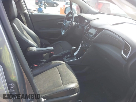 2019 Chevrolet Trax LT with VIN KL7CJLSB4KB930837, listed as a IAAI auction lot 41876909 with 90,193 mi miles and . Bid and sale history available at carsss.com. Image 5.