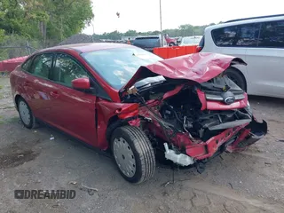 2012 Ford Focus SE с VIN 1FAHP3F26CL420766, выставлен на аукционе IAAI как лот 39921301 с пробегом 74 880 миль миль и . История ставок и продаж доступна на DreamBid. Изображение 1.