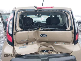 2015 Kia Soul with VIN KNDJN2A22F7191177, listed as a IAAI auction lot 41461278 with 102,023 mi miles. Bid and sale history available at carsss.com. Image 6.
