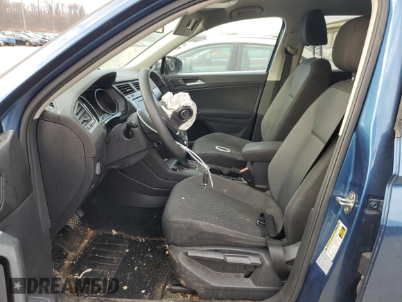 2018 Volkswagen Tiguan S z VIN 3VV1B7AX4JM013112, wystawiony jako Copart lot #47568385 z przebiegiem 95 576 mil mil oraz Szkoda całkowita • Salvage title. Historia ofert i sprzedaży dostępna na DreamBid. Obrazek 7.