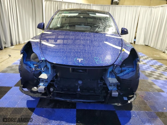 2024 Tesla Model Y Long Range with VIN 7SAYGDEE6RF203020, listed as a Copart auction lot 83865764 with 861 mi miles and Salvage Title. Bid and sale history available at carsss.com. Image 5.