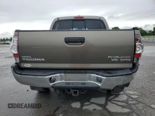 2011 Toyota Tacoma PreRunner z VIN 3TMJU4GN5BM110639, wystawiony jako Copart lot #54713325 z przebiegiem 270 856 mil mil oraz Czysty tytuł • Clean title. Historia ofert i sprzedaży dostępna na DreamBid. Obrazek 6.