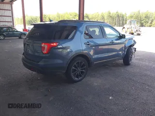 2018 Ford Explorer XLT z VIN 1FM5K8D81JGA62283, wystawiony jako IAAI lot #39962420 z przebiegiem 132 222 mil mil oraz . Historia ofert i sprzedaży dostępna na DreamBid. Obrazek 4.