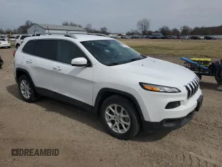 2018 Jeep Cherokee Latitude with VIN 1C4PJMCX3JD516620, listed as a Copart auction lot 49784045 with 34,733 mi miles and Salvage title. Bid and sale history available at DreamBid. Image 4.
