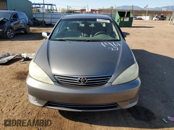 2005 Toyota Camry LE z VIN 4T1BE30KX5U617902, wystawiony jako Copart lot #56540005 z przebiegiem 224 421 mil mil oraz Szkoda całkowita • Salvage title. Historia ofert i sprzedaży dostępna na DreamBid. Obrazek 5.