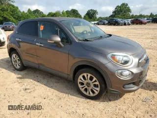 2016 FIAT 500X Easy z VIN ZFBCFXBT5GP390903, wystawiony jako Copart lot #65087215 z przebiegiem Nie podano mil oraz Czysty tytuł • Clean title. Historia ofert i sprzedaży dostępna na DreamBid. Obrazek 4.