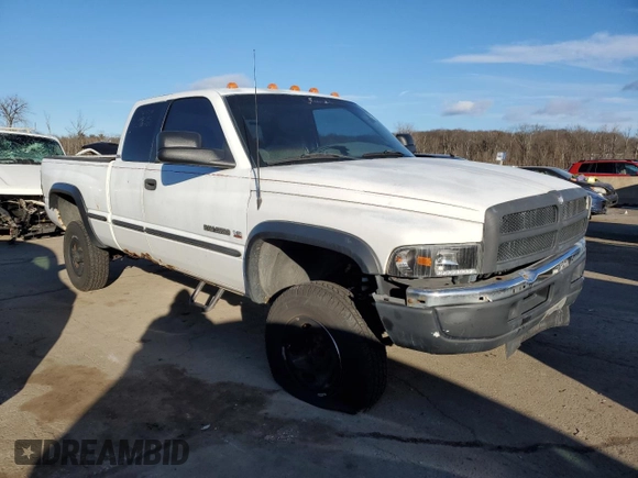 1998 Dodge Ram 2500 with VIN 3B7KF22Z6WG116838, listed as a Copart auction lot 88107935 with 110,564 mi miles and Clean Title. Bid and sale history available at carsss.com. Image 4.