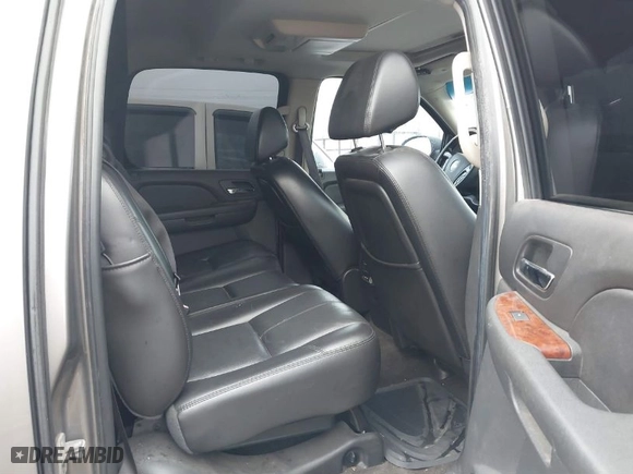 2007 Chevrolet Avalanche LT w/1LT with VIN 3GNEC12057G202104, listed as a IAAI auction lot 41527646 with 236,496 mi miles. Bid and sale history available at carsss.com. Image 8.