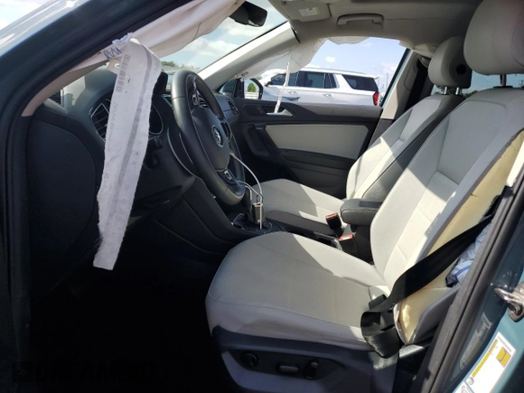 2021 Volkswagen Tiguan SE z VIN 3VV3B7AX6MM041166, wystawiony jako Copart lot #57769445 z przebiegiem 51 030 mil mil oraz Nie do naprawy • Non repairable. Historia ofert i sprzedaży dostępna na DreamBid. Obrazek 7.