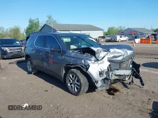 2019 Chevrolet Traverse LS z VIN 1GNERFKW5KJ231920, wystawiony jako IAAI lot #42221633 z przebiegiem 144 646 mil mil oraz . Historia ofert i sprzedaży dostępna na DreamBid. Obrazek 1.