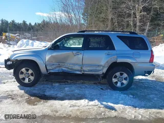 2007 Toyota 4Runner SR5 with VIN JTEBU14RX70117330, listed as a IAAI auction lot 41632883 with 189,121 mi miles. Bid and sale history available at carsss.com. Image 14.