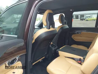2018 Volvo XC90 Momentum z VIN YV4102PK9J1386868, wystawiony jako IAAI lot #42102125 z przebiegiem 87 474 mil mil oraz . Historia ofert i sprzedaży dostępna na DreamBid. Obrazek 8.