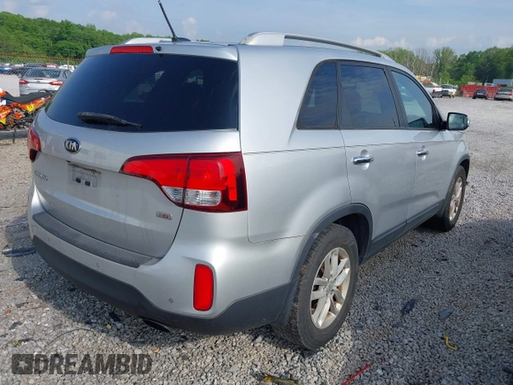 2014 Kia Sorento LX z VIN 5XYKT3A66EG550034, wystawiony jako IAAI lot #42166131 z przebiegiem 226 066 mil mil oraz . Historia ofert i sprzedaży dostępna na DreamBid. Obrazek 4.