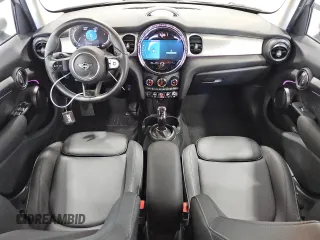 2024 MINI Hardtop 4 Door Cooper S z VIN WMW53DK08R2V54158, wystawiony jako Copart lot #55865485 z przebiegiem 29 575 mil mil oraz Tytuł czysty. Historia ofert i sprzedaży dostępna na DreamBid. Obrazek 8.