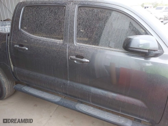 2019 Toyota Tacoma 4WD SR with VIN 3TMCZ5AN5KM204187, listed as a IAAI auction lot 40318136 with 105,409 mi miles. Bid and sale history available at carsss.com. Image 13.