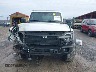 2022 Ford Bronco with VIN 1FMEE5DP5NLB79696, listed as a IAAI auction lot 41472980 with 42,227 mi miles. Bid and sale history available at carsss.com. Image 12.