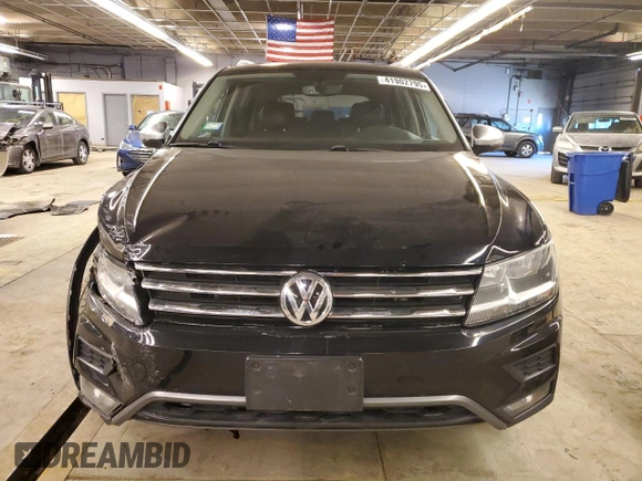 2018 Volkswagen Tiguan SEL with VIN 3VV3B7AX1JM087659, listed as a Copart auction lot 41902795 with 116,512 mi miles and Salvage Title. Bid and sale history available at DreamBid. Image 5.