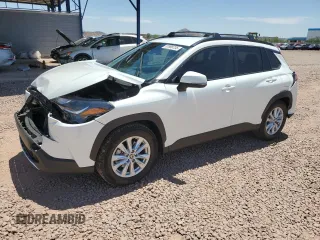 2023 Toyota Corolla Cross LE z VIN 7MUCAAAG2PV052111, wystawiony jako Copart lot #57898735 z przebiegiem 18 124 mil mil oraz Szkoda całkowita • Salvage title. Historia ofert i sprzedaży dostępna na DreamBid. Obrazek 1.
