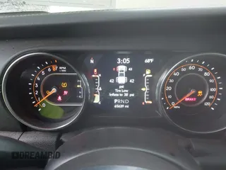 2020 Jeep Gladiator Overland z VIN 1C6HJTFG0LL160699, wystawiony jako IAAI lot #42326325 z przebiegiem 65 639 mil mil oraz . Historia ofert i sprzedaży dostępna na DreamBid. Obrazek 15.