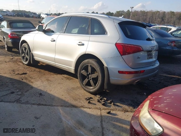 2012 Audi Q5 2.0T Premium Plus with VIN WA1LFAFP4CA019326, listed as a IAAI auction lot 41540267 with 185,731 mi miles. Bid and sale history available at carsss.com. Image 3.