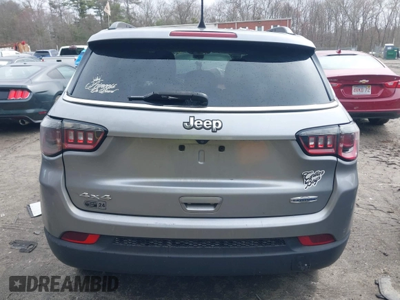 2018 Jeep Compass Altitude with VIN 3C4NJDBB1JT435428, listed as a IAAI auction lot 42050993 with 114,328 mi miles and . Bid and sale history available at DreamBid. Image 16.