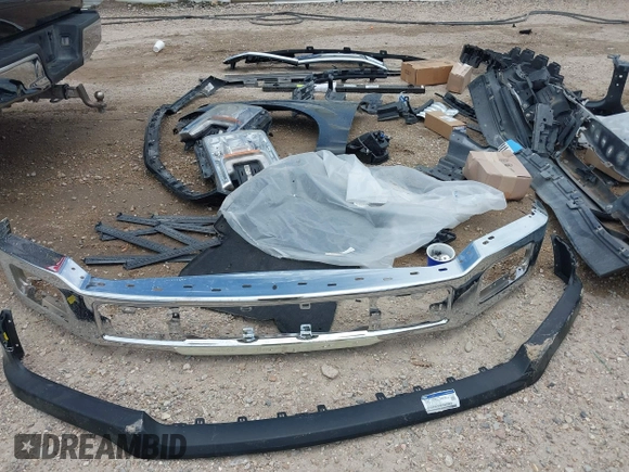 2018 Ford F-150 XL with VIN 1FTEW1E53JFB86923, listed as a IAAI auction lot 42399654 with 171,690 mi miles and . Bid and sale history available at DreamBid. Image 22.
