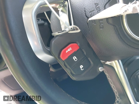 2020 Jeep Gladiator Overland z VIN 1C6HJTFGXLL180622, wystawiony jako IAAI lot #42565601 z przebiegiem 63 738 mil mil oraz . Historia ofert i sprzedaży dostępna na DreamBid. Obrazek 11.