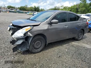 2016 Nissan Versa SV with VIN 3N1CN7AP1GL827640, listed as a Copart auction lot 61102095 with 148,654 mi miles and Salvage title. Bid and sale history available at DreamBid. Image 1.