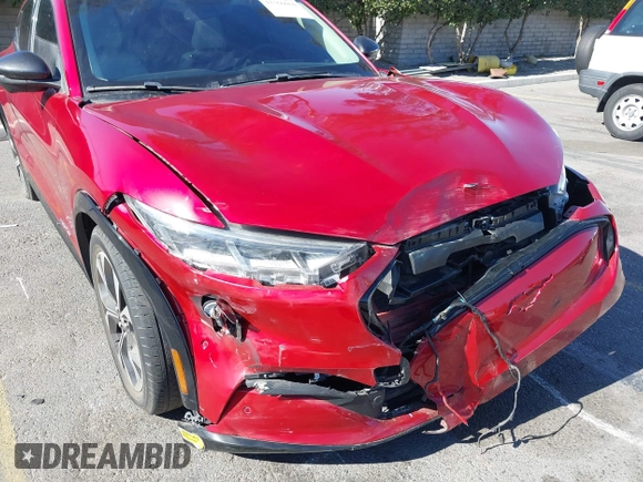 2021 Ford Mustang Mach-E Premium z VIN 3FMTK3SS4MMA58585, wystawiony jako IAAI lot #41360050 z przebiegiem 35 456 mil mil oraz . Historia ofert i sprzedaży dostępna na DreamBid. Obrazek 6.