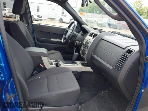 2011 Ford Escape XLT with VIN 1FMCU9DG8BKA61208, listed as a IAAI auction lot 42513500 with 86,802 mi miles and . Bid and sale history available at DreamBid. Image 5.
