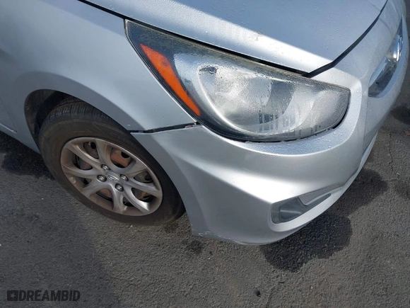 2014 Hyundai Accent GLS with VIN KMHCT4AE6EU586785, listed as a IAAI auction lot 41674060 with 135,355 mi miles. Bid and sale history available at carsss.com. Image 6.