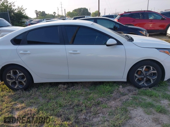 2021 Kia Forte LXS with VIN 3KPF24AD0ME267357, listed as a IAAI auction lot 41931814 with 1 mi miles. Bid and sale history available at carsss.com. Image 13.