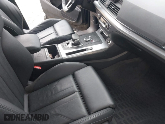 2020 Audi Q5 Premium with VIN WA1ANAFY6L2105007, listed as a IAAI auction lot 42400742 with 43,916 mi miles and . Bid and sale history available at DreamBid. Image 5.