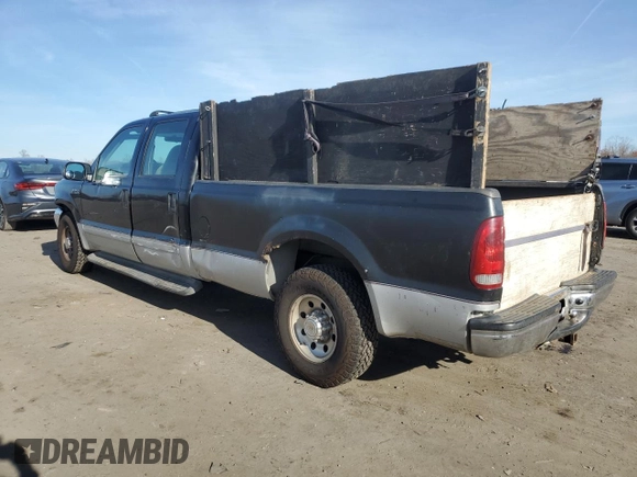 2001 Ford Super Duty F-250 XL with VIN 1FTNW20L11ED23827, listed as a Copart auction lot 82335324 with 223,835 mi miles and Salvage Title. Bid and sale history available at carsss.com. Image 2.