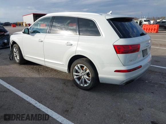 2017 Audi Q7 Premium Plus with VIN WA1LAAF78HD041060, listed as a IAAI auction lot 40892654 with 172,005 mi miles and . Bid and sale history available at DreamBid. Image 3.
