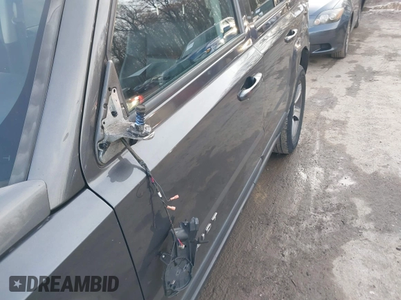 2017 Jeep Patriot High Altitude with VIN 1C4NJRFB1HD110320, listed as a IAAI auction lot 41152170 with 88,341 mi miles. Bid and sale history available at carsss.com. Image 17.