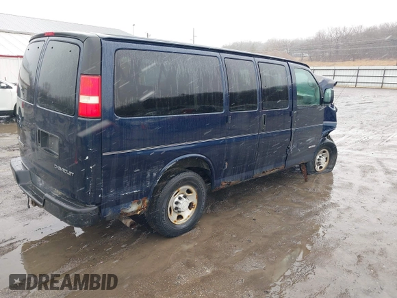 2006 Chevrolet Express Passenger z VIN 1GAHG35U361153432, wystawiony jako IAAI lot #41593860 z przebiegiem 160 774 mil mil oraz . Historia ofert i sprzedaży dostępna na DreamBid. Obrazek 4.