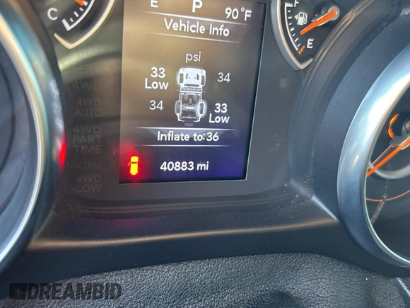 2021 Jeep Wrangler Unlimited Willys z VIN 1C4HJXDNXMW549111, wystawiony jako Copart lot #61692645 z przebiegiem 40 883 mil mil oraz Czysty tytuł • Clean title. Historia ofert i sprzedaży dostępna na DreamBid. Obrazek 8.