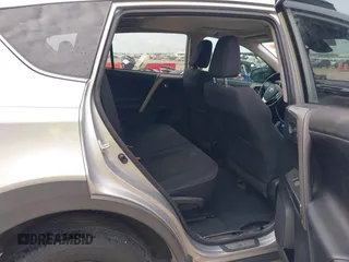 2018 Toyota RAV4 XLE z VIN 2T3RFREV6JW818232, wystawiony jako IAAI lot #42438512 z przebiegiem 97 882 mil mil oraz . Historia ofert i sprzedaży dostępna na DreamBid. Obrazek 8.
