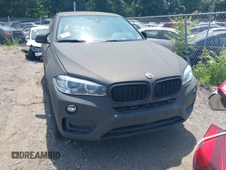 2016 BMW X6 xDrive35i z VIN 5UXKU2C5XG0N83220, wystawiony jako IAAI lot #39197569 z przebiegiem Nie podano mil oraz . Historia ofert i sprzedaży dostępna na DreamBid. Obrazek 11.