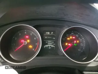 2017 Volkswagen Jetta S z VIN 3VW2B7AJ3HM409621, wystawiony jako Copart lot #62549055 z przebiegiem 168 691 mil mil oraz Szkoda całkowita • Salvage title. Historia ofert i sprzedaży dostępna na DreamBid. Obrazek 9.