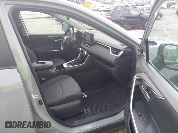 2022 Toyota RAV4 XLE with VIN 2T3P1RFV0NW270223, listed as a IAAI auction lot 41884581 with 20,832 mi miles. Bid and sale history available at carsss.com. Image 5.